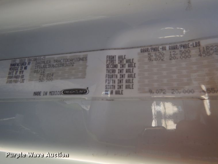 image for item DJ5798 2012 Freightliner Cascadia 125  semi truck