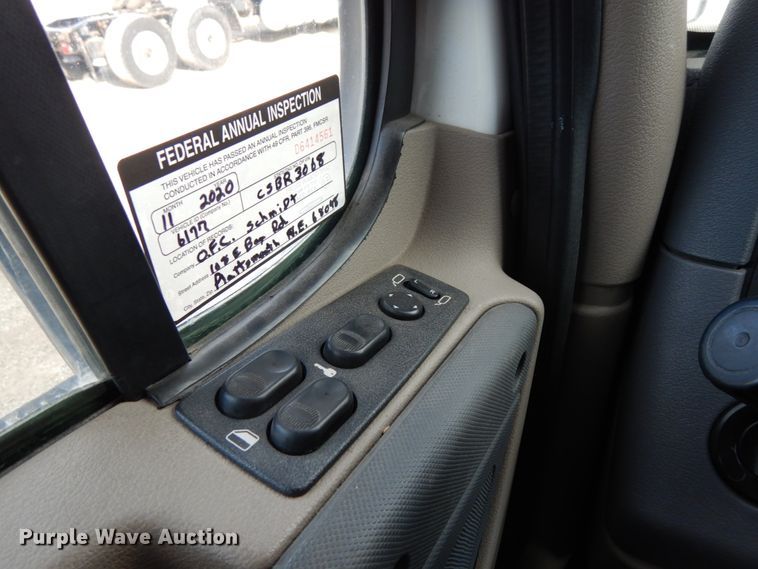 image for item DJ5799 2012 Freightliner Cascadia 125  semi truck