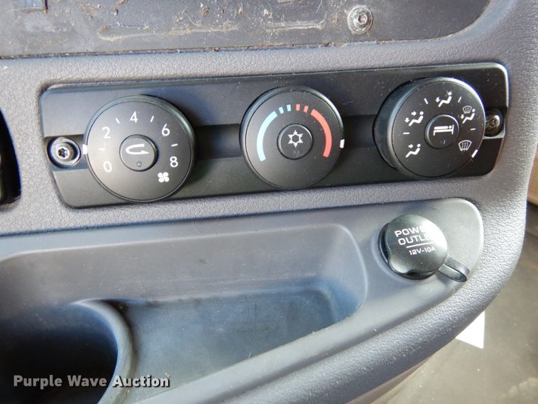 image for item DJ5799 2012 Freightliner Cascadia 125  semi truck