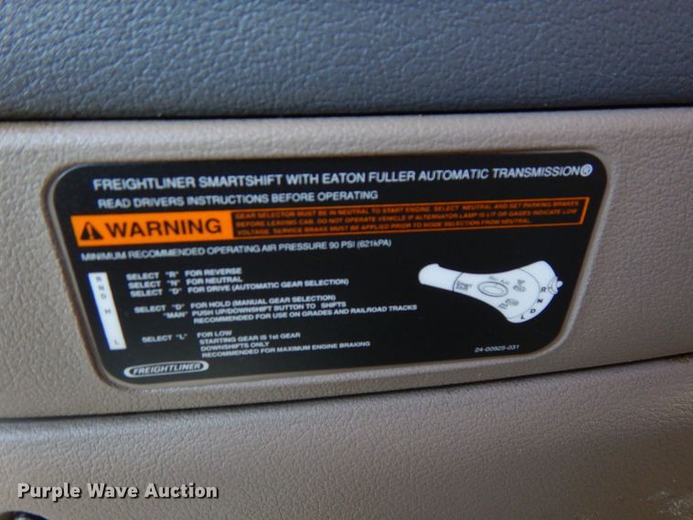 image for item DJ5799 2012 Freightliner Cascadia 125  semi truck