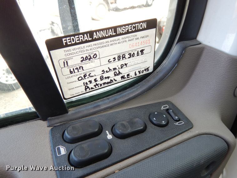 image for item DJ5799 2012 Freightliner Cascadia 125  semi truck