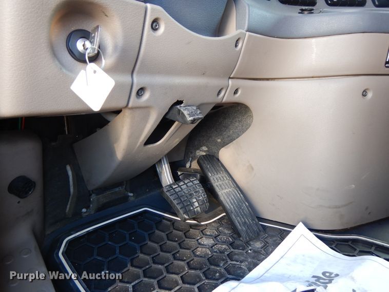 image for item DJ5799 2012 Freightliner Cascadia 125  semi truck