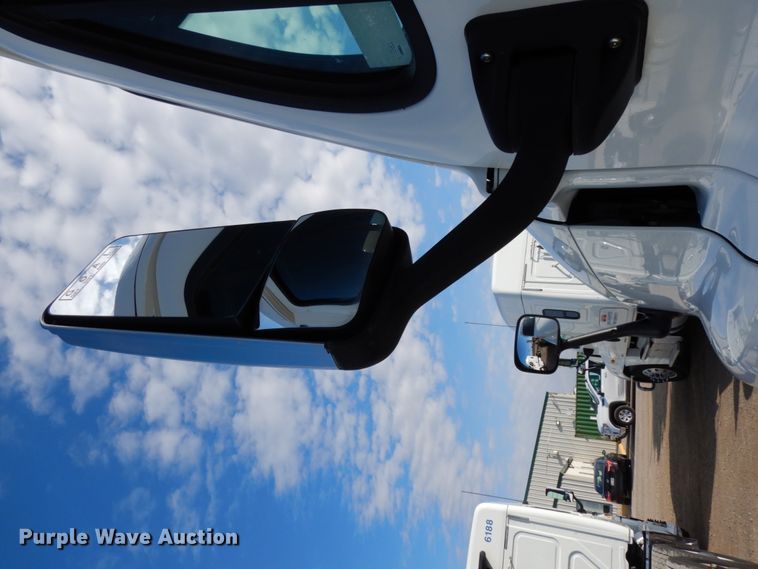 image for item DJ5799 2012 Freightliner Cascadia 125  semi truck