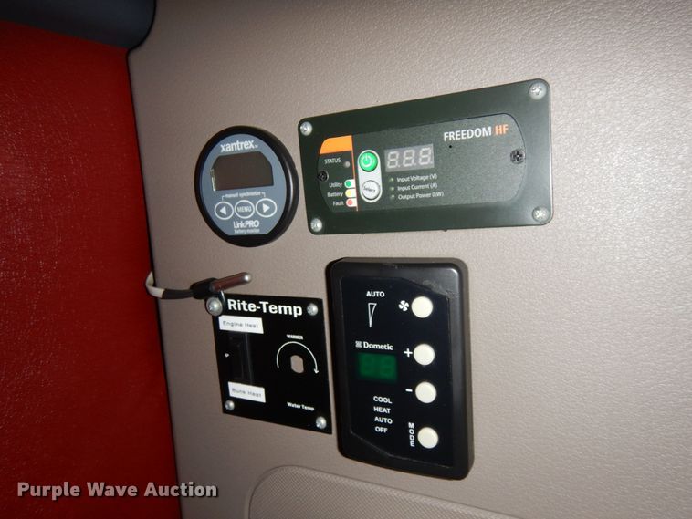 image for item DJ5799 2012 Freightliner Cascadia 125  semi truck