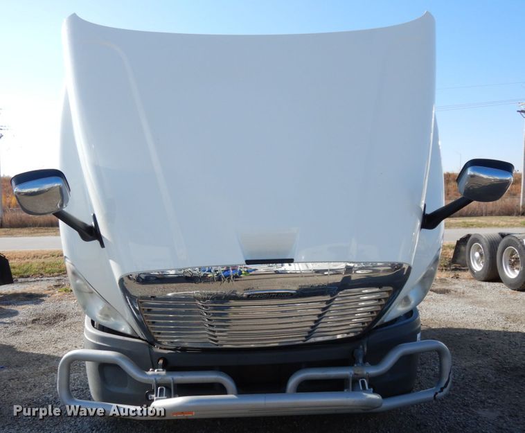 image for item DJ5799 2012 Freightliner Cascadia 125  semi truck