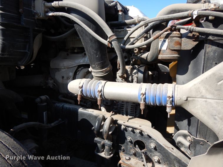 image for item DJ5799 2012 Freightliner Cascadia 125  semi truck