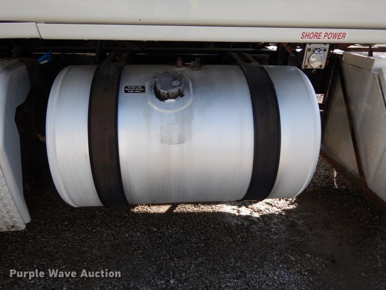 image for item DJ5799 2012 Freightliner Cascadia 125  semi truck