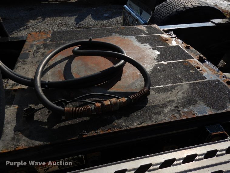 image for item DJ5799 2012 Freightliner Cascadia 125  semi truck