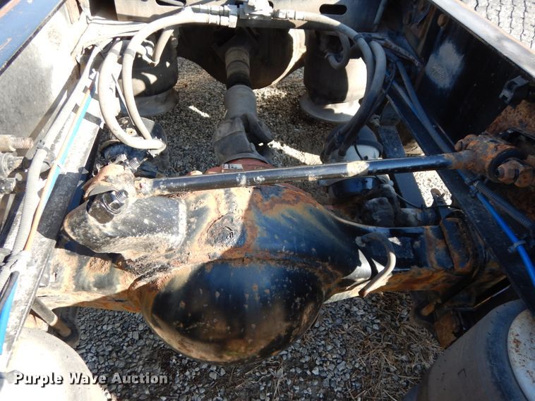 image for item DJ5799 2012 Freightliner Cascadia 125  semi truck