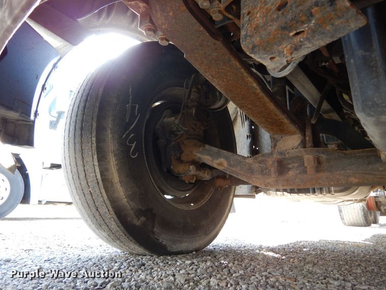 image for item DJ5799 2012 Freightliner Cascadia 125  semi truck