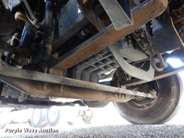 image for item DJ5799 2012 Freightliner Cascadia 125  semi truck