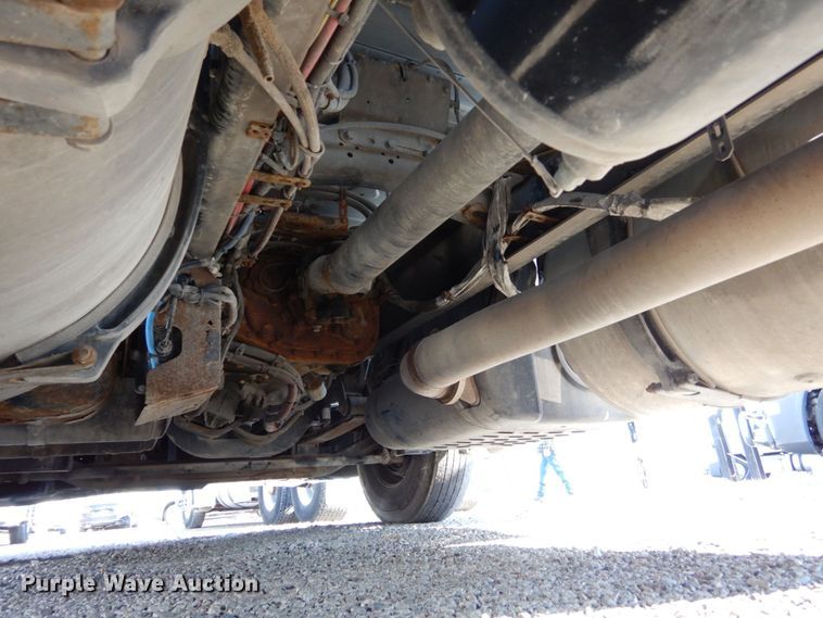 image for item DJ5799 2012 Freightliner Cascadia 125  semi truck