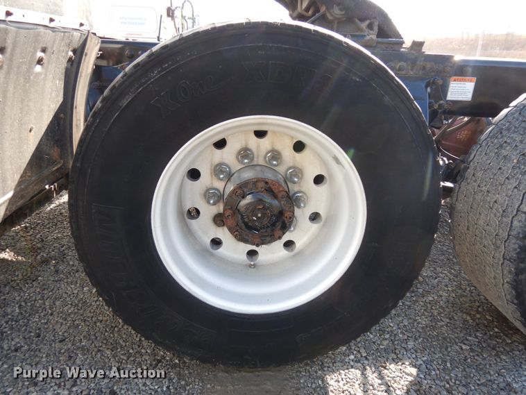 image for item DJ5799 2012 Freightliner Cascadia 125  semi truck