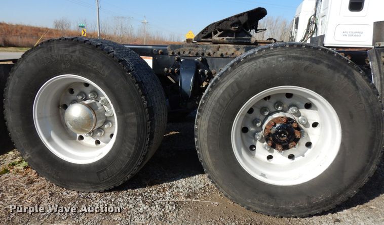 image for item DJ5799 2012 Freightliner Cascadia 125  semi truck