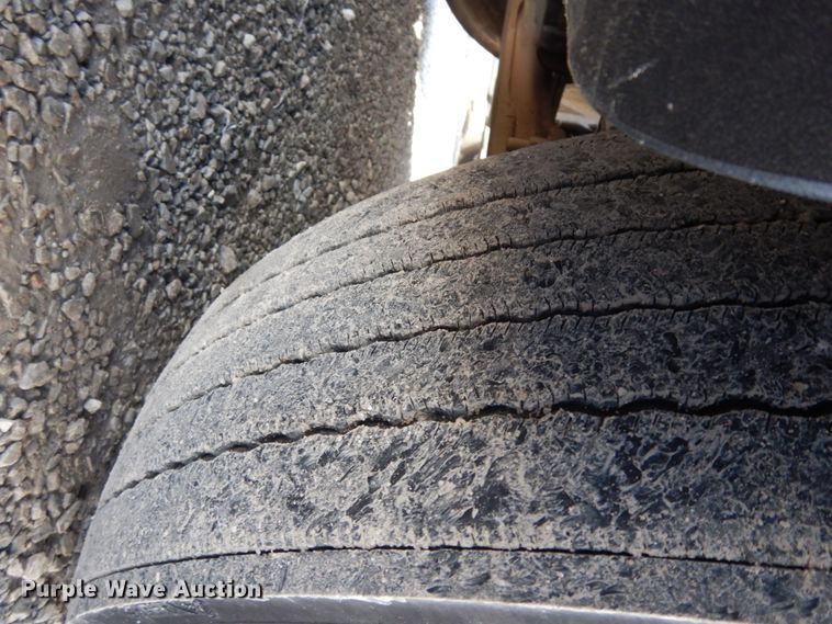 image for item DJ5799 2012 Freightliner Cascadia 125  semi truck