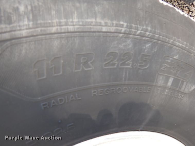 image for item DJ5799 2012 Freightliner Cascadia 125  semi truck