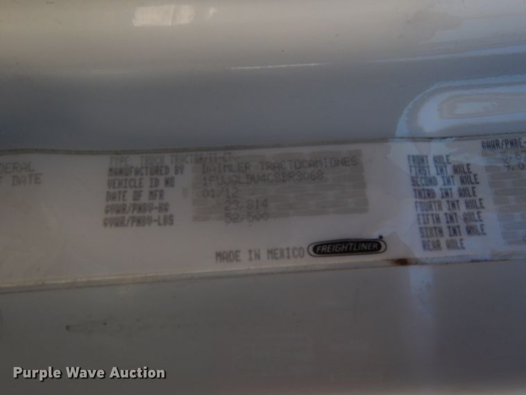 image for item DJ5799 2012 Freightliner Cascadia 125  semi truck