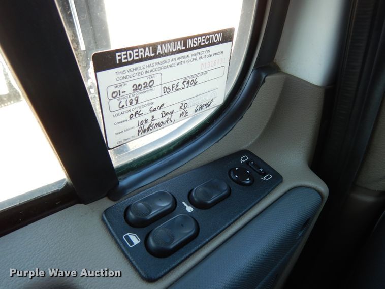 image for item DJ5800 2013 Freightliner Cascadia 125  semi truck