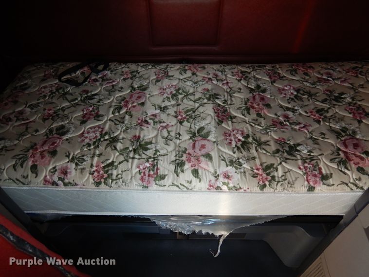 image for item DJ5800 2013 Freightliner Cascadia 125  semi truck