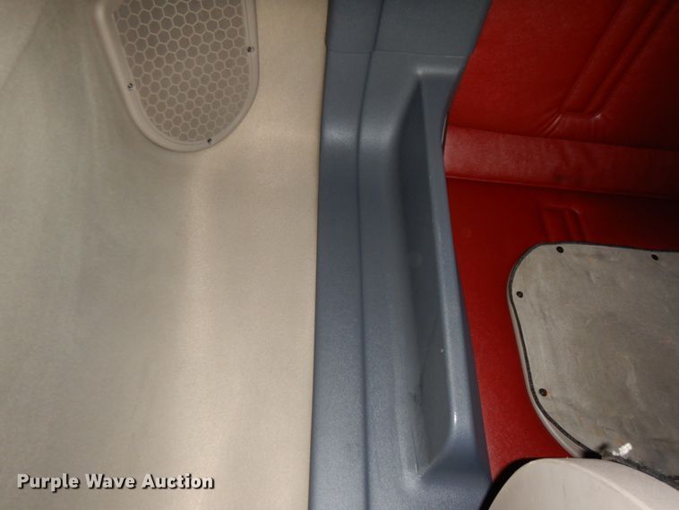 image for item DJ5800 2013 Freightliner Cascadia 125  semi truck