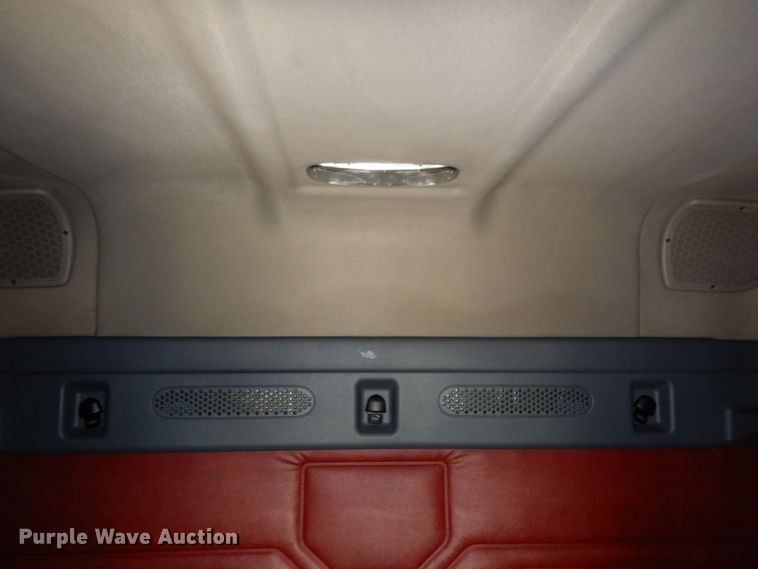 image for item DJ5800 2013 Freightliner Cascadia 125  semi truck