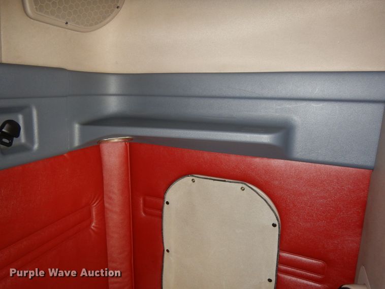 image for item DJ5800 2013 Freightliner Cascadia 125  semi truck