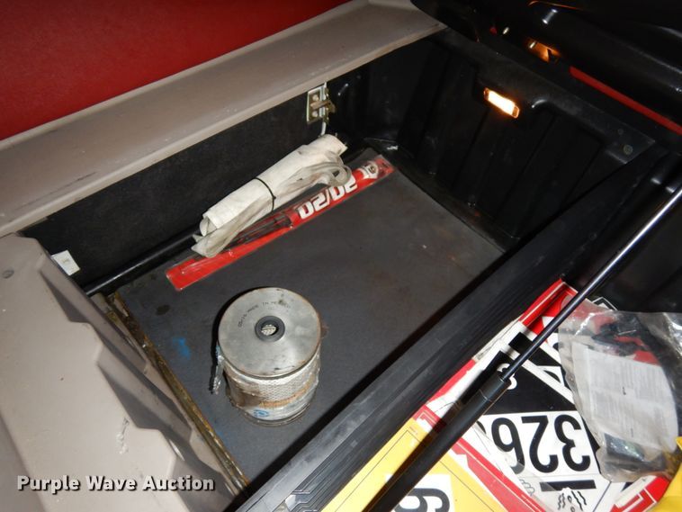 image for item DJ5800 2013 Freightliner Cascadia 125  semi truck