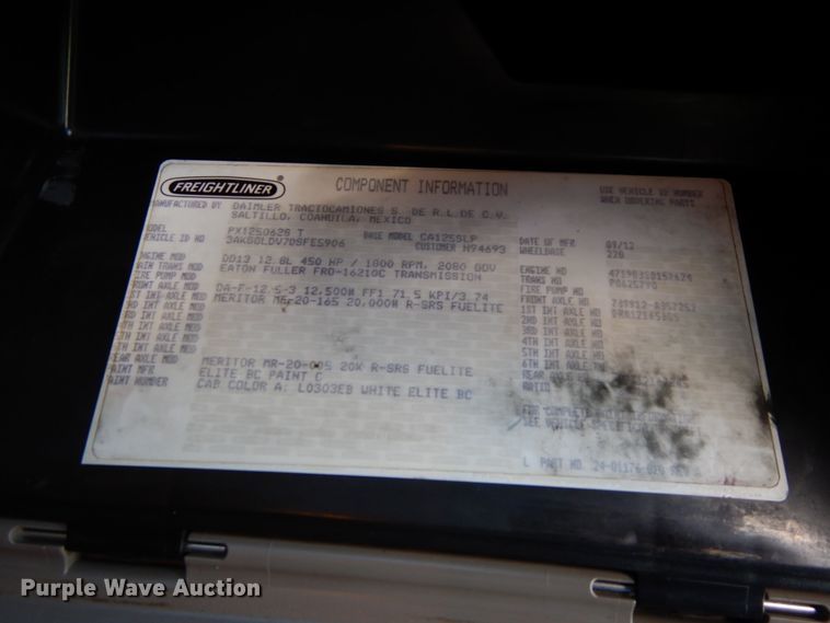 image for item DJ5800 2013 Freightliner Cascadia 125  semi truck