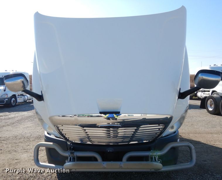 image for item DJ5800 2013 Freightliner Cascadia 125  semi truck