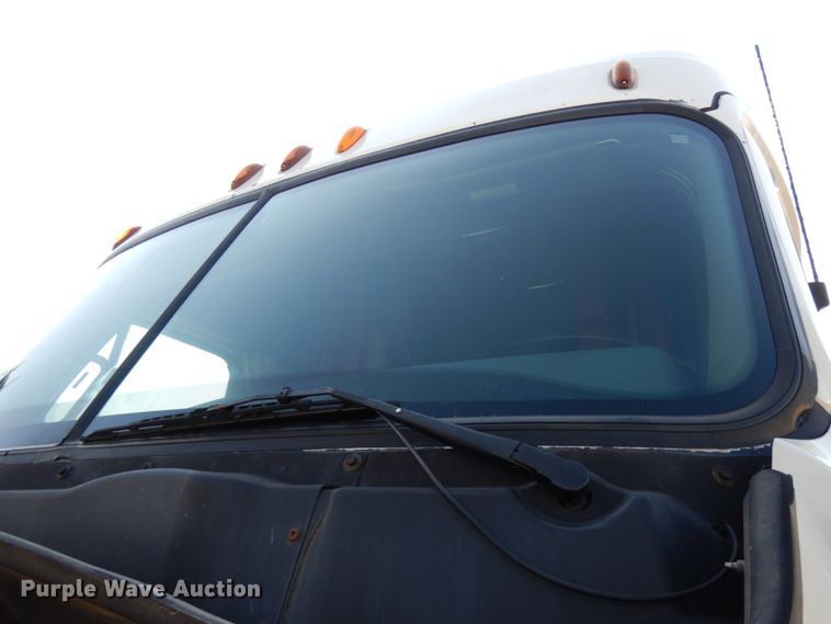 image for item DJ5800 2013 Freightliner Cascadia 125  semi truck