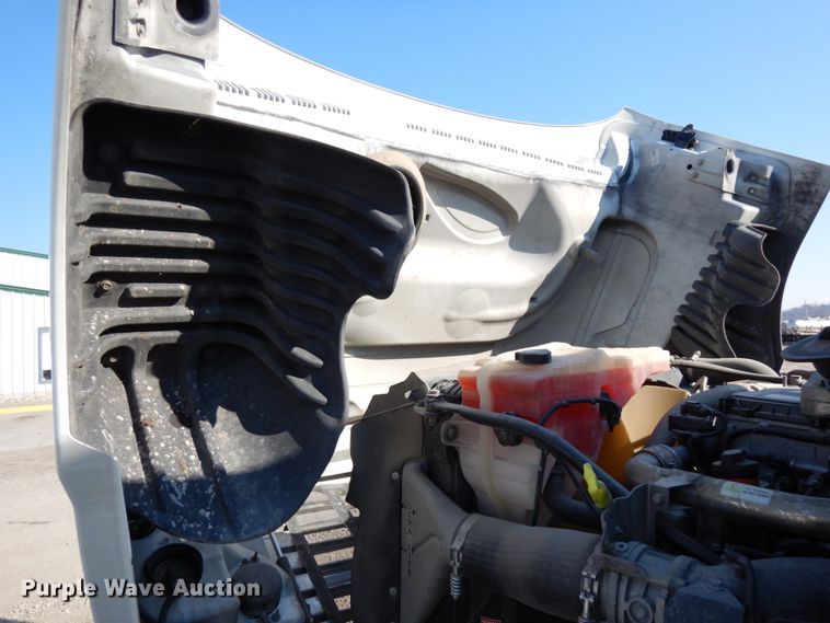 image for item DJ5800 2013 Freightliner Cascadia 125  semi truck