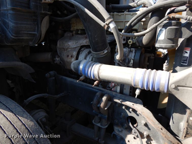 image for item DJ5800 2013 Freightliner Cascadia 125  semi truck