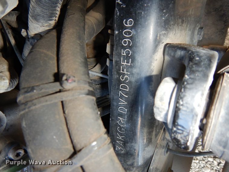 image for item DJ5800 2013 Freightliner Cascadia 125  semi truck