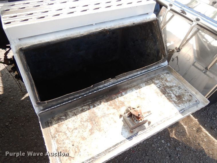 image for item DJ5800 2013 Freightliner Cascadia 125  semi truck