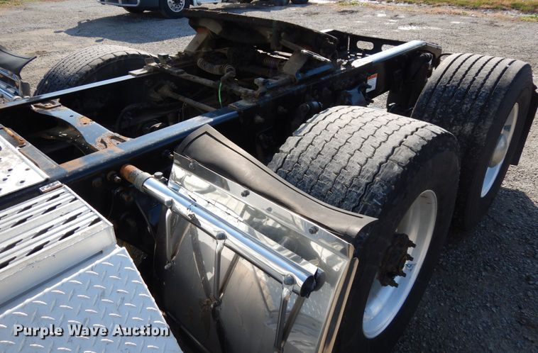 image for item DJ5800 2013 Freightliner Cascadia 125  semi truck