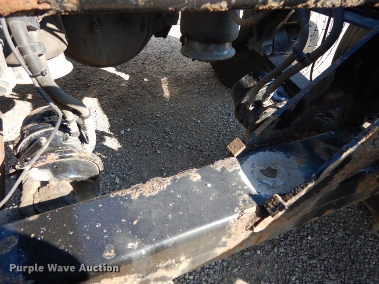 image for item DJ5800 2013 Freightliner Cascadia 125  semi truck