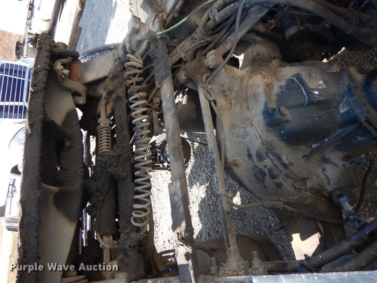 image for item DJ5800 2013 Freightliner Cascadia 125  semi truck