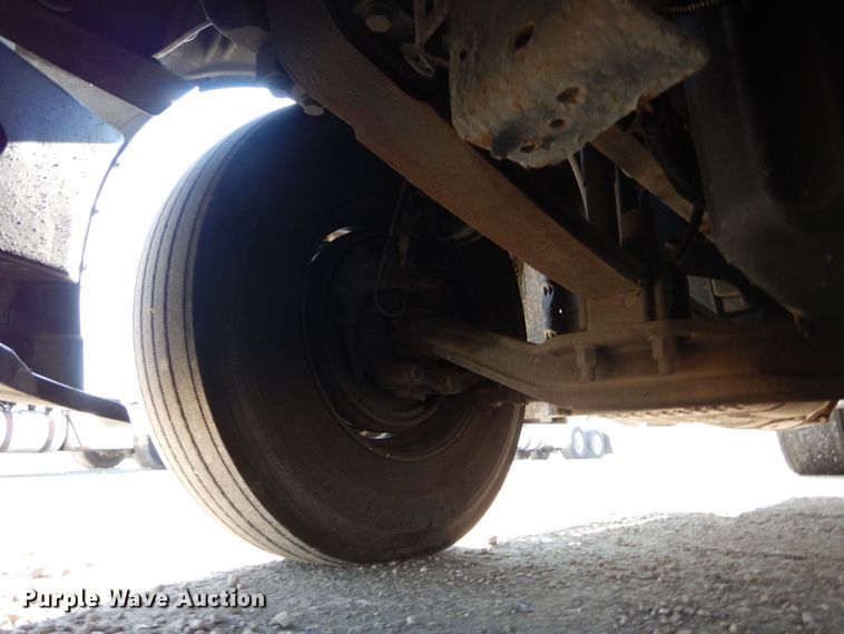 image for item DJ5800 2013 Freightliner Cascadia 125  semi truck