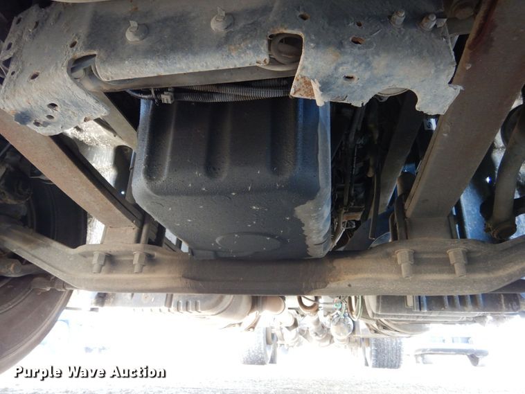 image for item DJ5800 2013 Freightliner Cascadia 125  semi truck