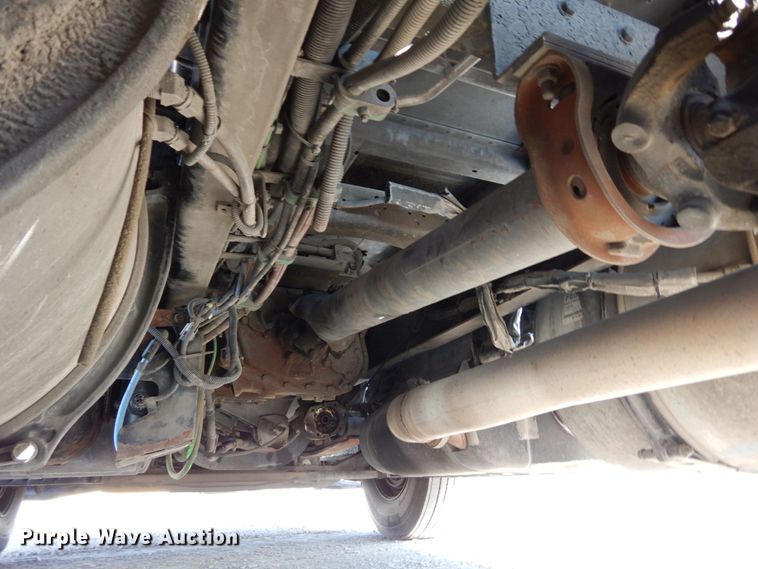 image for item DJ5800 2013 Freightliner Cascadia 125  semi truck