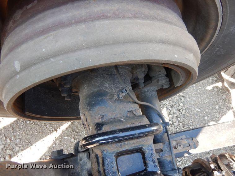 image for item DJ5800 2013 Freightliner Cascadia 125  semi truck