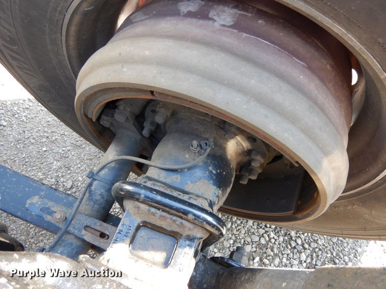 image for item DJ5800 2013 Freightliner Cascadia 125  semi truck