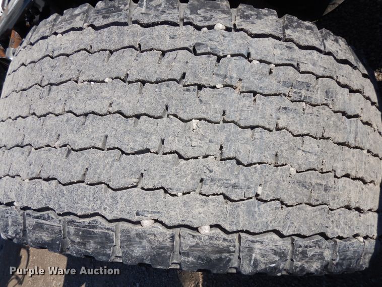 image for item DJ5800 2013 Freightliner Cascadia 125  semi truck