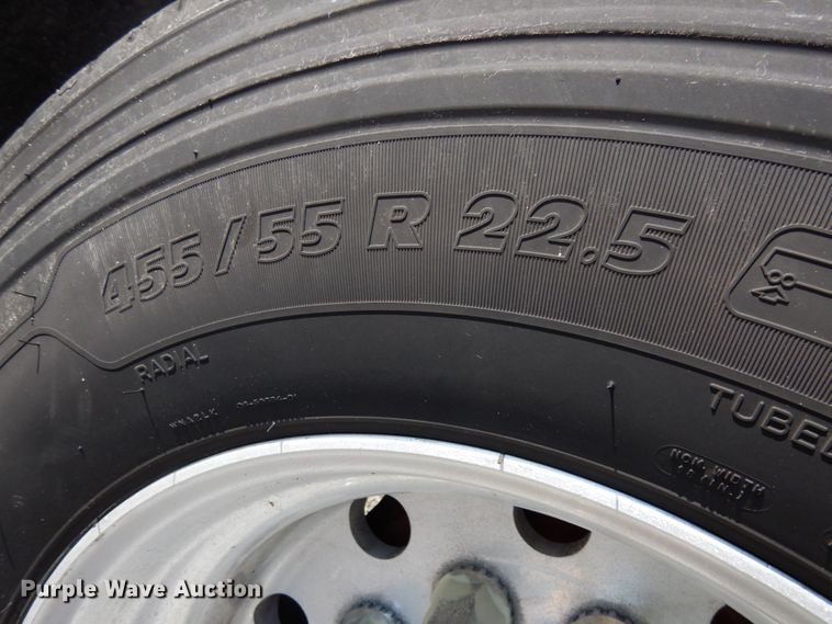 image for item DJ5800 2013 Freightliner Cascadia 125  semi truck