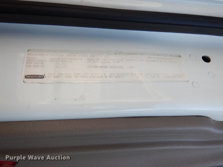 image for item DJ5800 2013 Freightliner Cascadia 125  semi truck