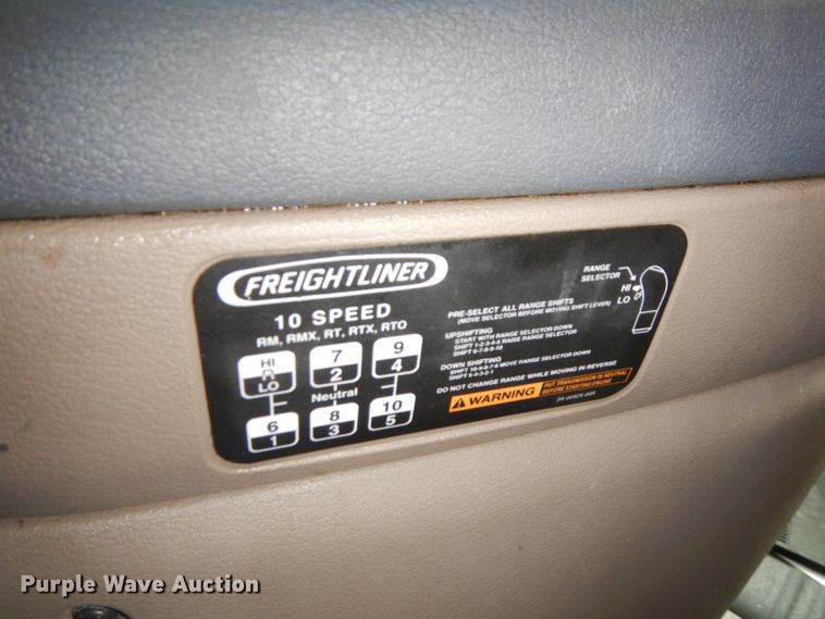 image for item DJ5801 2013 Freightliner Cascadia 125  semi truck