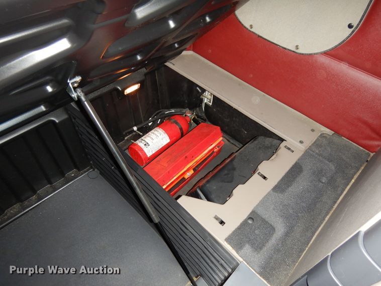 image for item DJ5801 2013 Freightliner Cascadia 125  semi truck