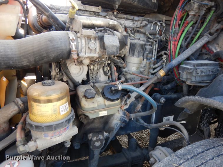 image for item DJ5801 2013 Freightliner Cascadia 125  semi truck