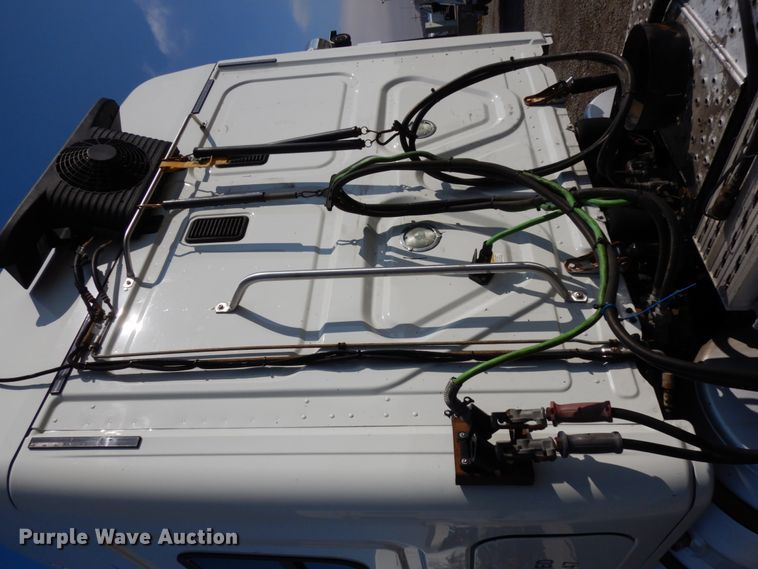 image for item DJ5801 2013 Freightliner Cascadia 125  semi truck