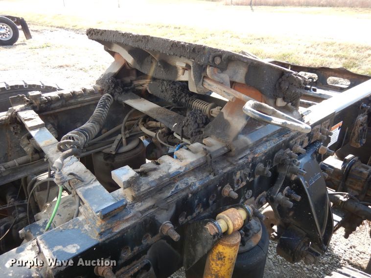 image for item DJ5801 2013 Freightliner Cascadia 125  semi truck